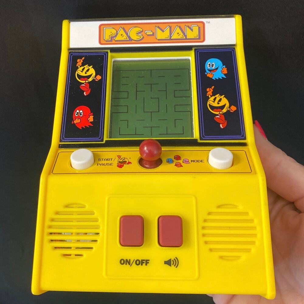 Basic Fun Pac-Man Mini Arcade Game Handheld Retro Console Yellow 09521 - Picture 2 of 7